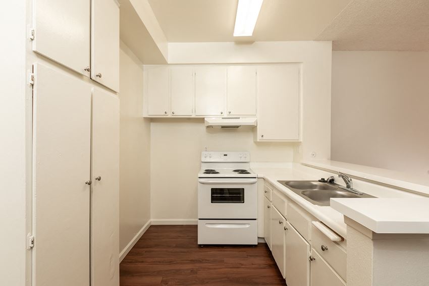 The Reno Country Club Apartments, 120140 S. Reno St., Los Angeles, CA